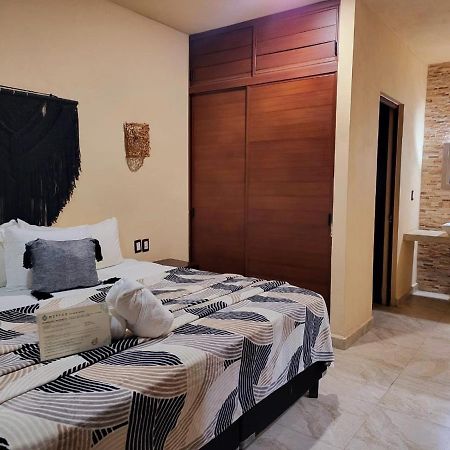 Suites Villas El Jardin 홀박스아일랜드 외부 사진