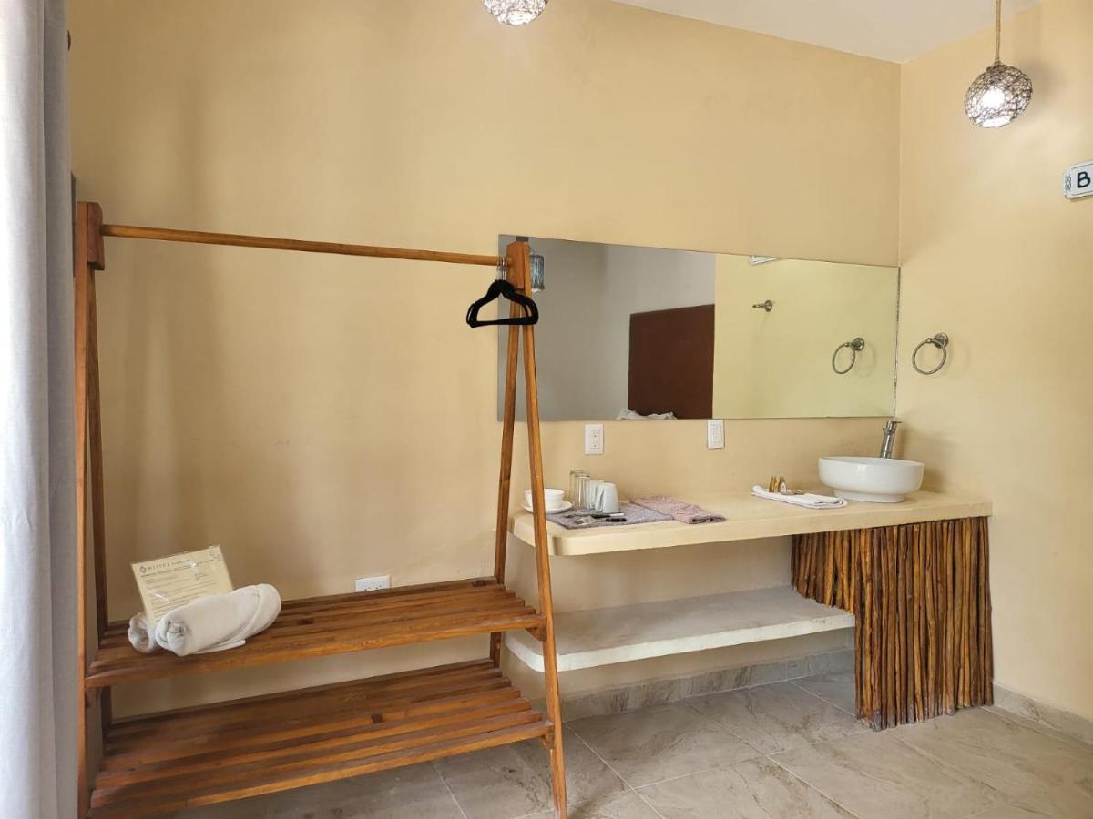 Suites Villas El Jardin 홀박스아일랜드 외부 사진